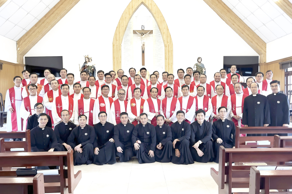 La alegr&iacute;a de reunirse en la Provincia vietnamita