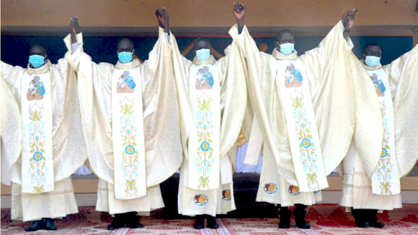 Senegal: Ordinazione sacerdotale dei Padri Boniface e Paul