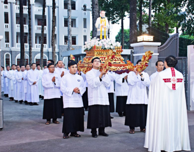 Celebración de los 60 años de la  canonización de Eymard en Vietnam